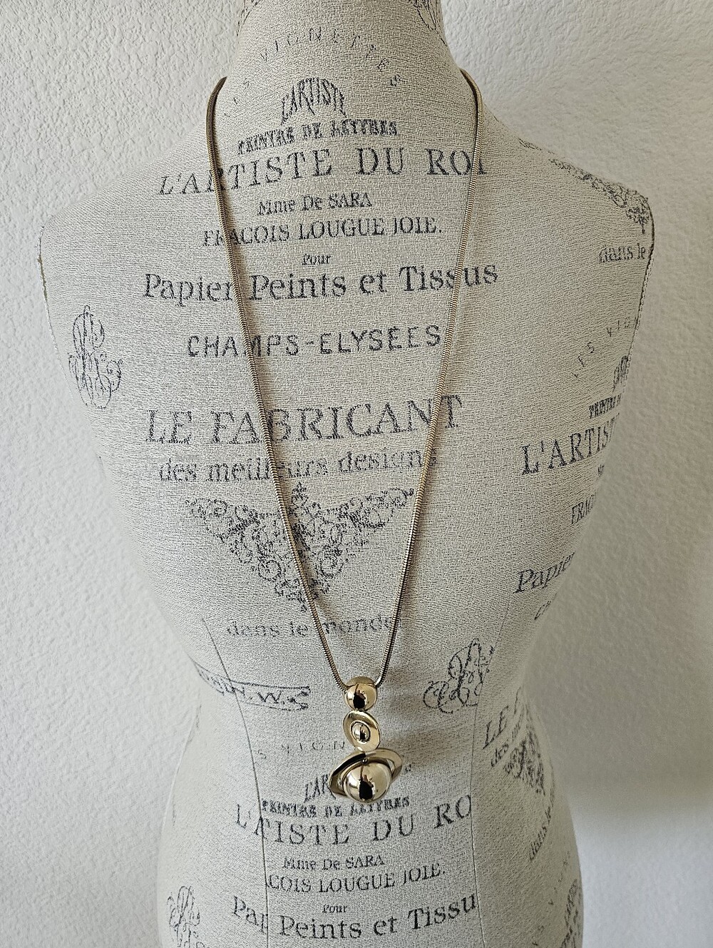Chico's Gold Tone Modernist Saturn Orb Pendant Snake Chain Necklace, 38"